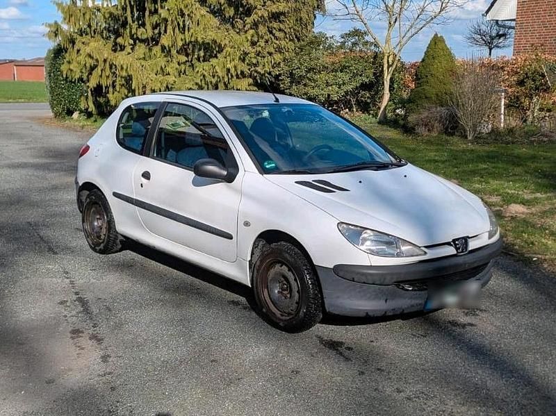 Gebraucht Peugeot 206 60 PS (44 kW) 1998 Weiß Kleinwagen