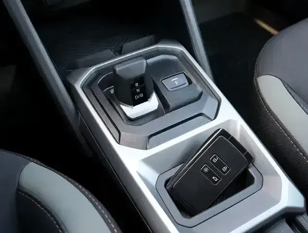 Gebraucht Dacia Duster Extreme 141 PS (103 kW) 2025 Grün SUV