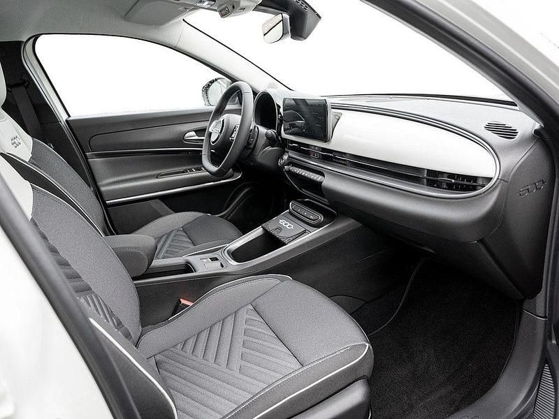 Neu Fiat 600 Icon 110 PS (80 kW) 2026 Weiß SUV