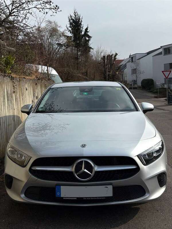 Gebraucht 2019 Mercedes A180 Progressive Limousine | 21.000 € (Guter Preis) - Bild 1/4