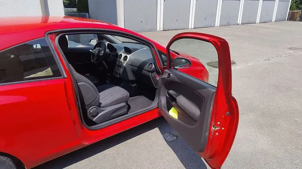 Gebraucht Opel Corsa 80 PS (58 kW) 2008 Rot Kleinwagen