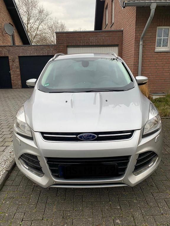 Gebraucht Ford Kuga Titanium 150 PS (110 kW) 2014 Silber SUV