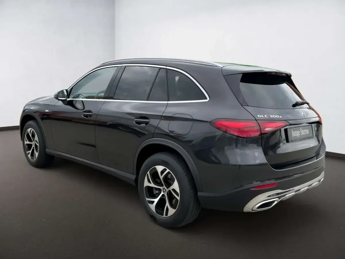 Gebraucht Mercedes GLC300 Advanced 204 PS (150 kW) 2025 Metalliclack graphitgrau SUV