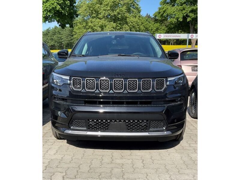 Neu Jeep Compass Summit 131 PS (96 kW) 2025 Black clear coat SUV