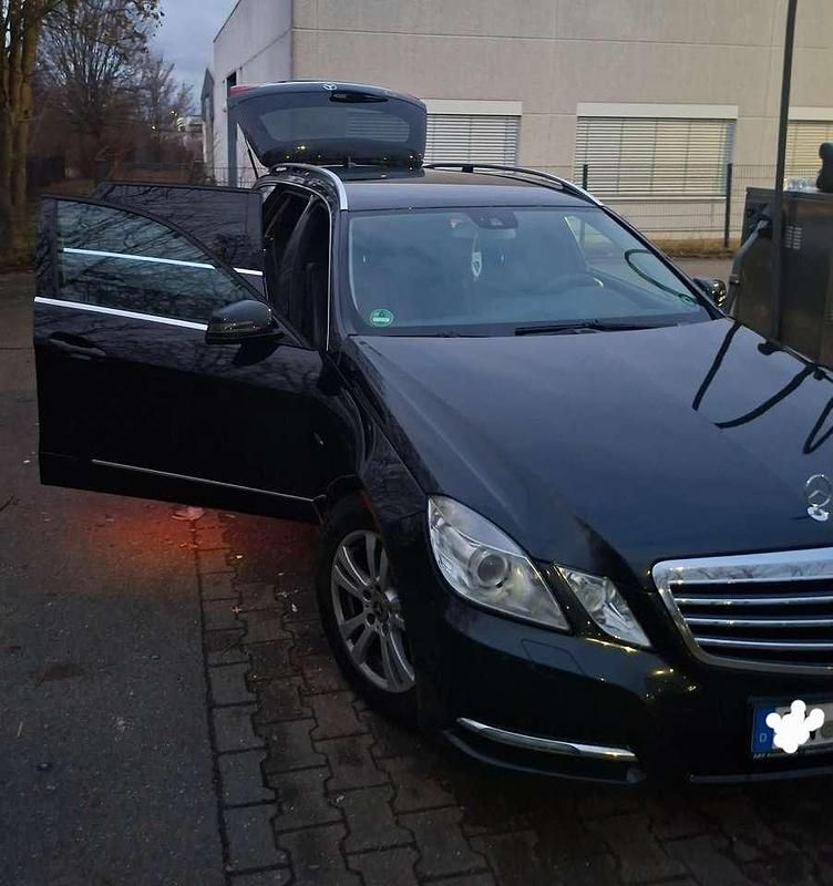 Gebraucht Mercedes E200 Avantgarde 136 PS (100 kW) 2011 Schwarz Kombi