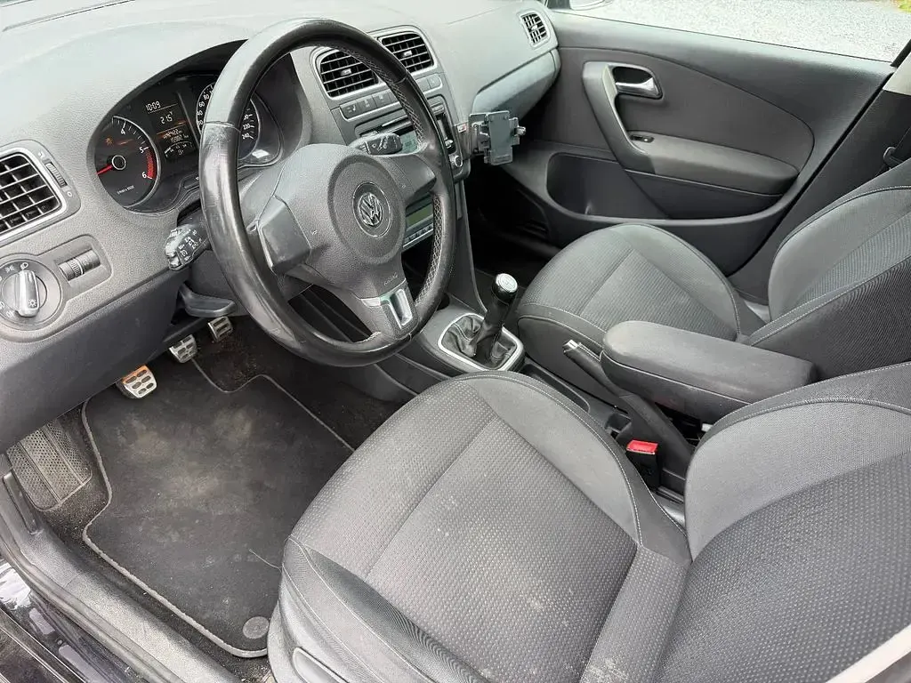 Gebraucht VW Polo Team 105 PS (77 kW) 2011 Schwarz Kleinwagen