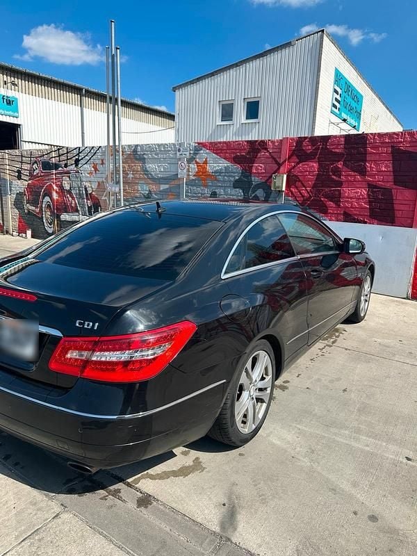 Usata Mercedes E350 231 CV (169 kW) 2009 Nero Coupé