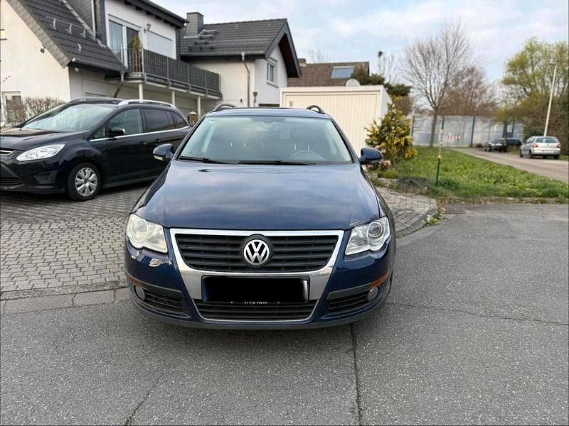 Gebraucht VW Passat 140 PS (102 kW) 2008 Blau Kombi