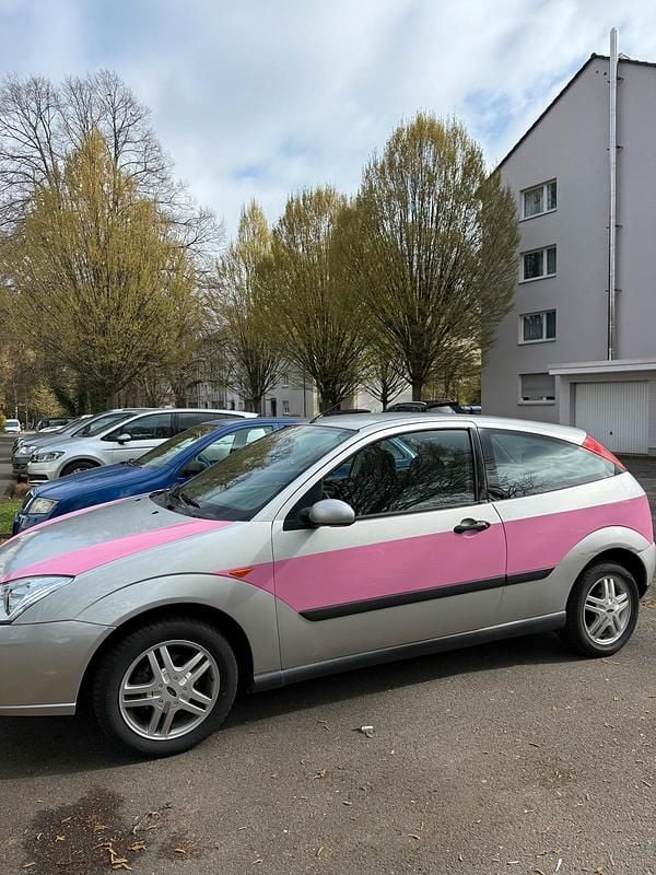 Second-hand Ford Focus 75 CP (55 kW) 1999 Argintiu Berlinǎ
