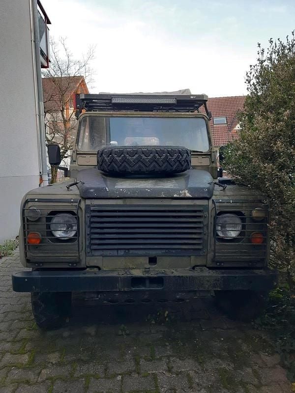 Grün Gebraucht 1989 Land Rover Defender SUV | 8.500 € - Bild 1/4