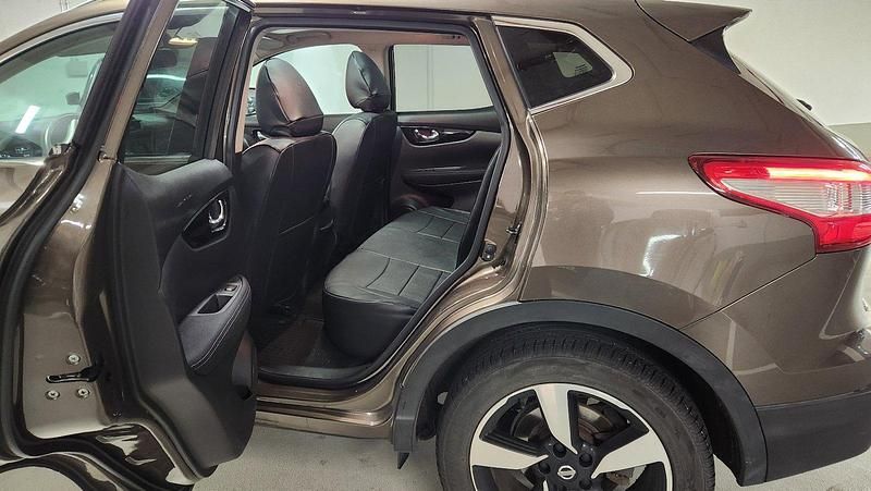 Gebraucht Nissan Qashqai N-Connecta 116 PS (85 kW) 2017 Braun SUV