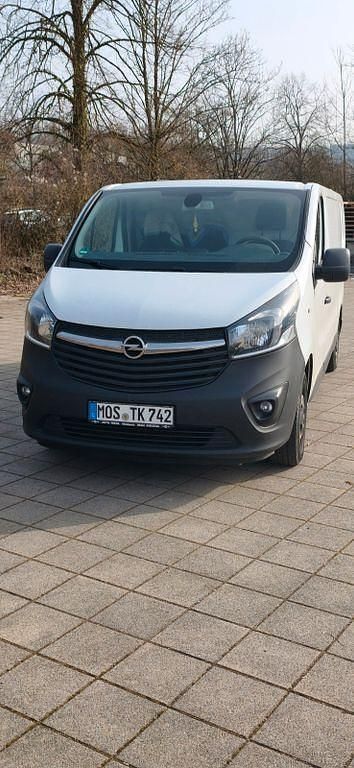 Gebraucht Opel Vivaro S 145 PS (106 kW) 2018 Weiß Van / Kleinbus