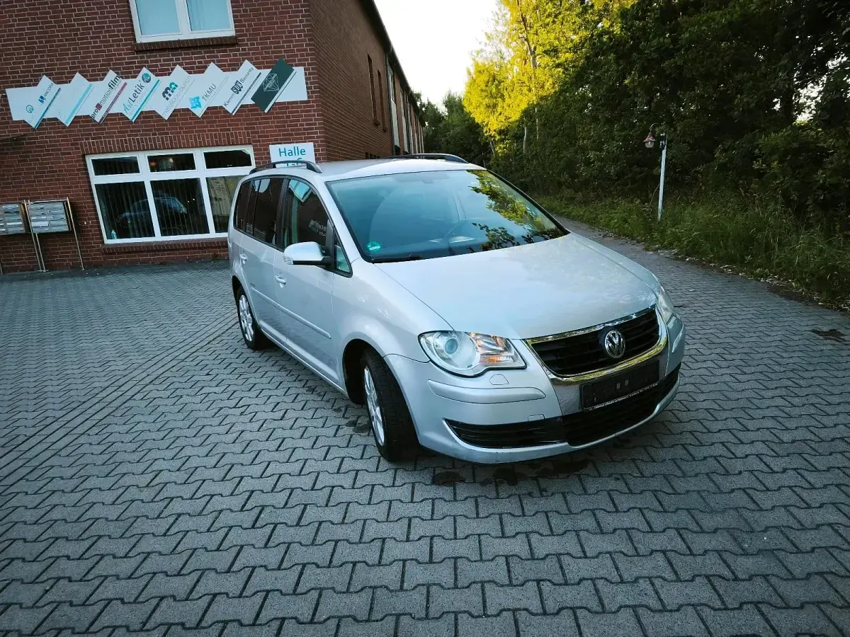 Gebraucht VW Touran 108 PS (79 kW) 2008 Silber Van / Kleinbus