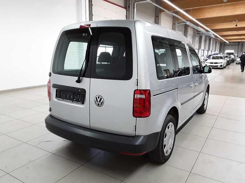 Gebraucht VW Caddy Trendline 125 PS (91 kW) 2018 Reflexsilber metallic Van / Kleinbus