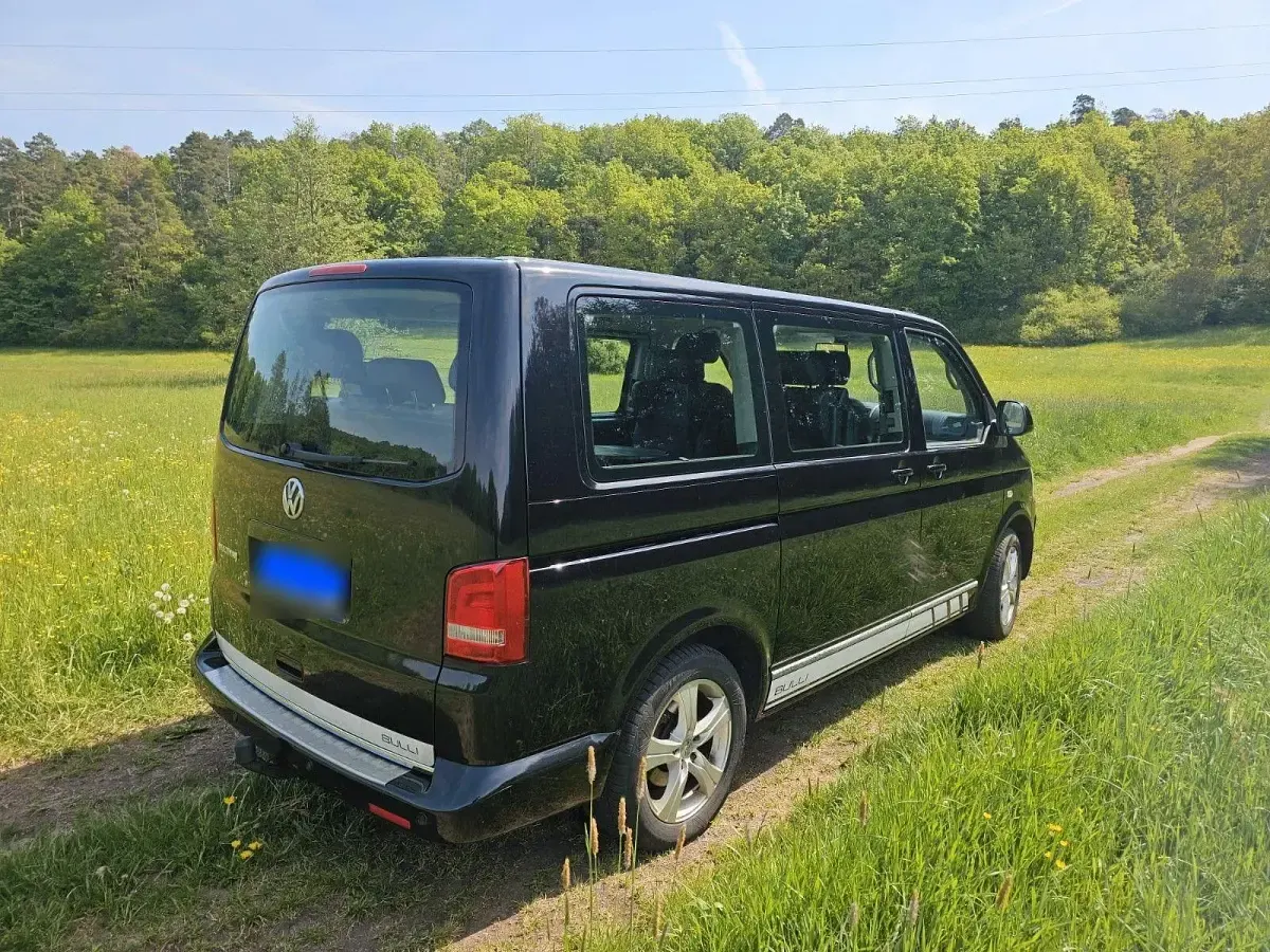 Gebraucht VW Multivan 179 PS (131 kW) 2010 Schwarz Van / Kleinbus