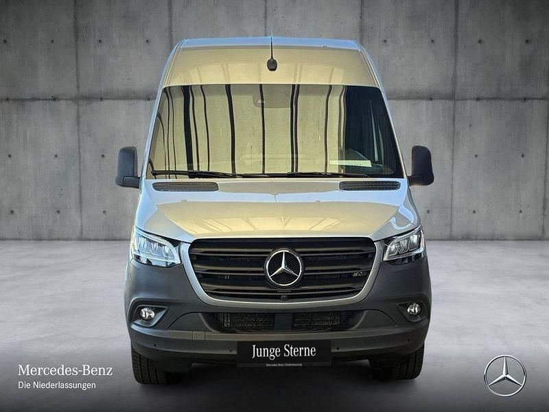 Second-hand Mercedes Sprinter 190 CP (139 kW) 2023 Argintiu Van