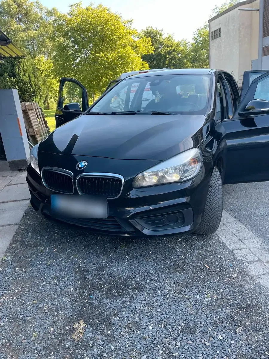 Gebraucht BMW 214 95 PS (69 kW) 2016 Schwarz SUV