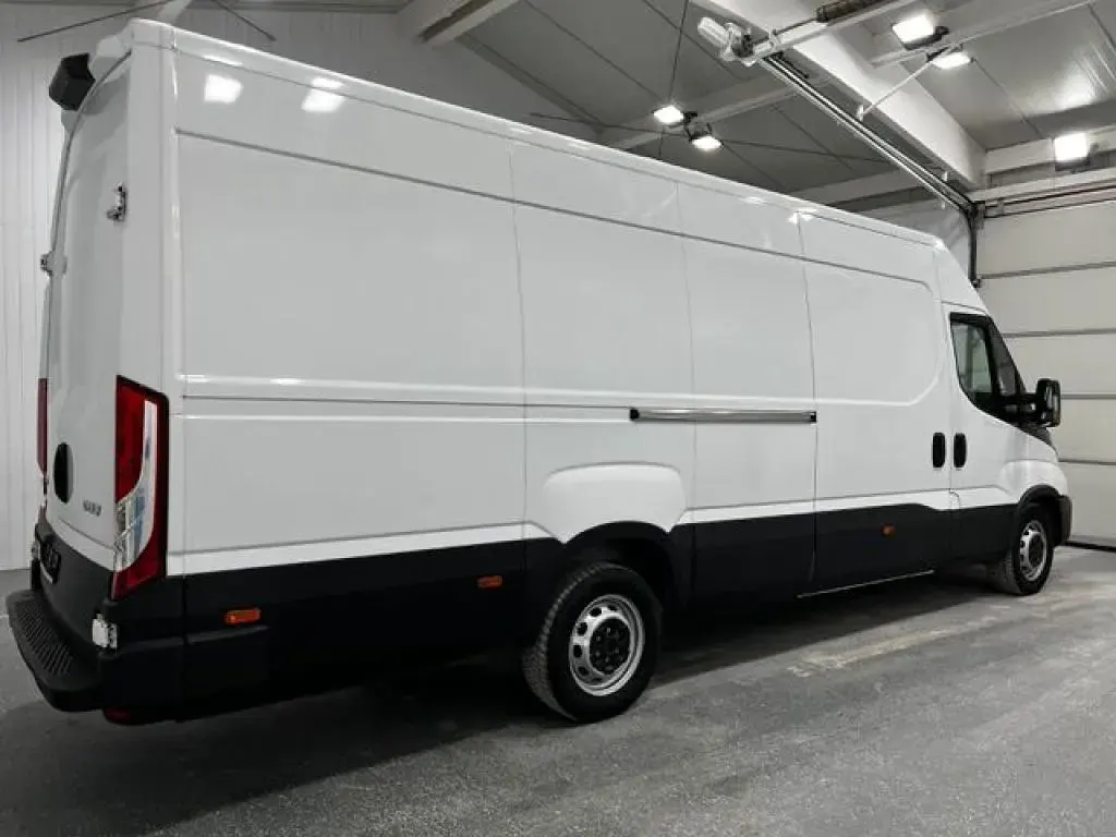 Gebraucht Iveco Daily 156 PS (114 kW) 2024 Bianco ic 194 (weiss) Van