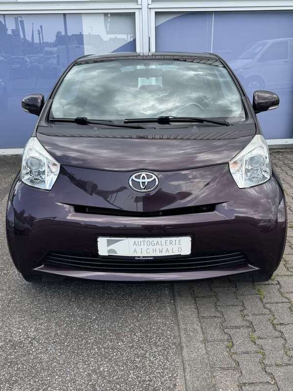 Deep amethyst Gebraucht 2010 Toyota iQ Kleinwagen | 5.800 € (Fairer Preis) - Bild 1/4