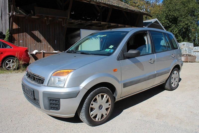 Silber Gebraucht 2007 Ford Fusion Ambiente Kombi | 1.490 € - Bild 1/4