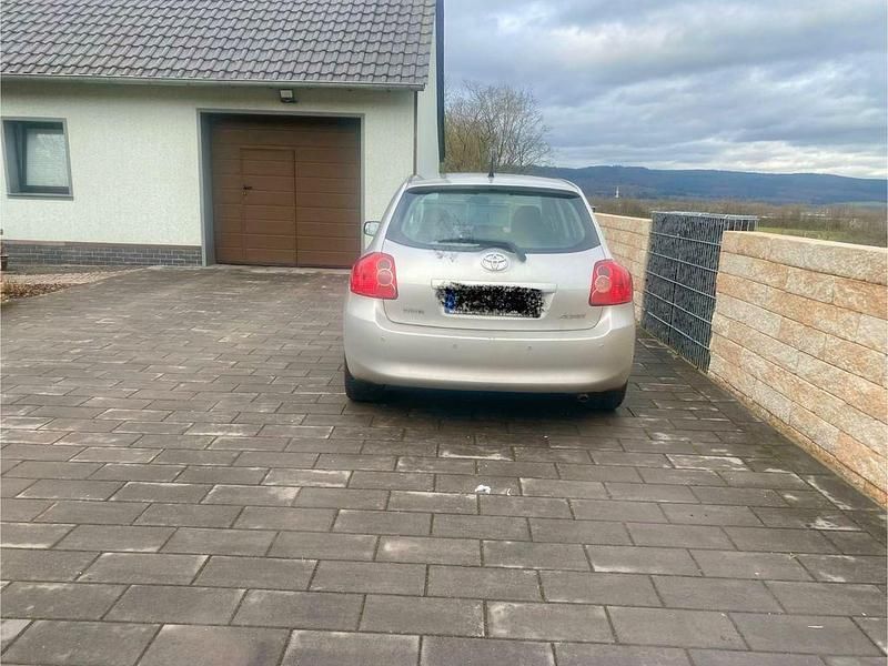 Gebraucht Toyota Auris Sol 124 PS (91 kW) 2008 Silber Kleinwagen