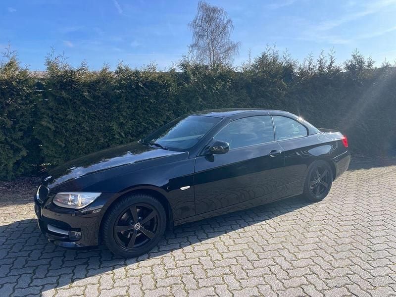 Gebraucht BMW 320 Cabriolet Shadowline 170 PS (125 kW) 2010 Schwarz Cabrio