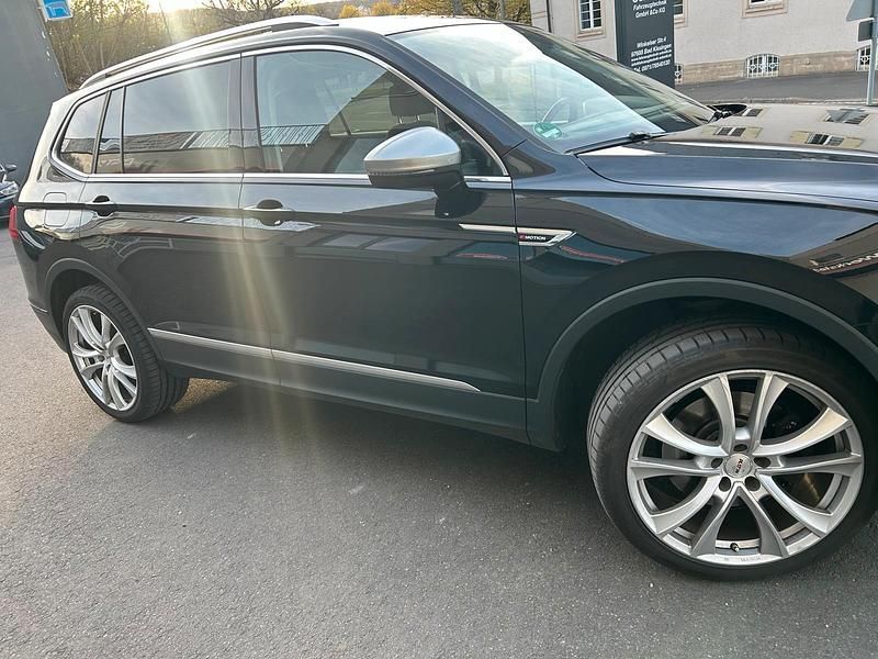 Gebraucht VW Tiguan Allspace 190 PS (139 kW) 2017 Schwarz SUV