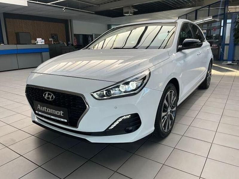 Weiß Gebraucht 2020 Hyundai i30 YES! Limousine | 13.950 € (Fairer Preis) - Bild 1/4