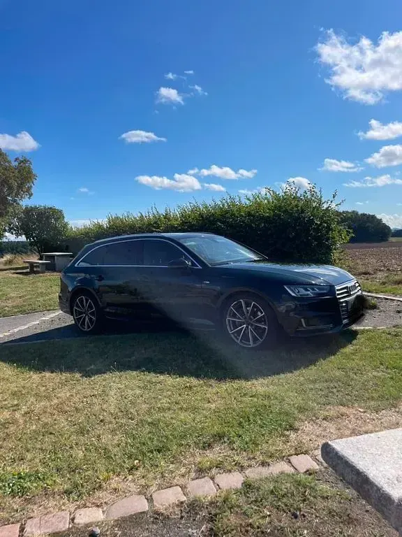 Gebraucht Audi A4 Sport 218 PS (160 kW) 2018 Schwarz Kombi