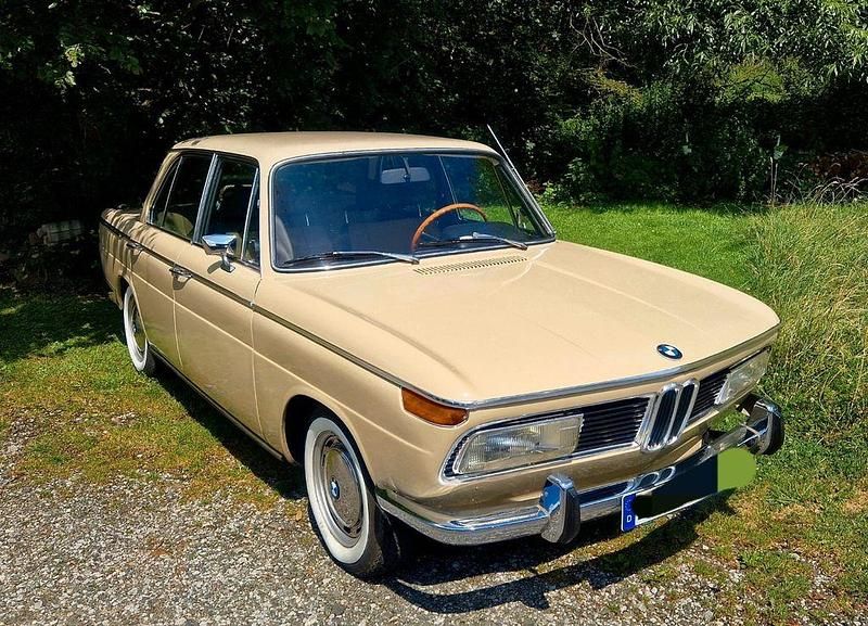 Beige Gebraucht 1972 BMW 2000 Limousine | 17.900 € - Bild 1/4