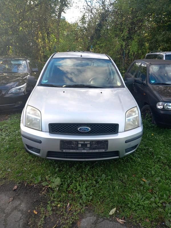 Silber Gebraucht 2004 Ford Fusion Kleinwagen | 1.000 € (Fairer Preis) - Bild 1/4