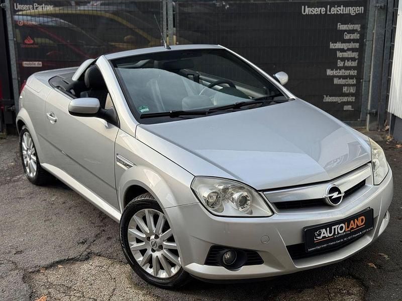 Silber Gebraucht 2009 Opel Tigra Edition Cabrio | 2.999 € (Fairer Preis) - Bild 1/4