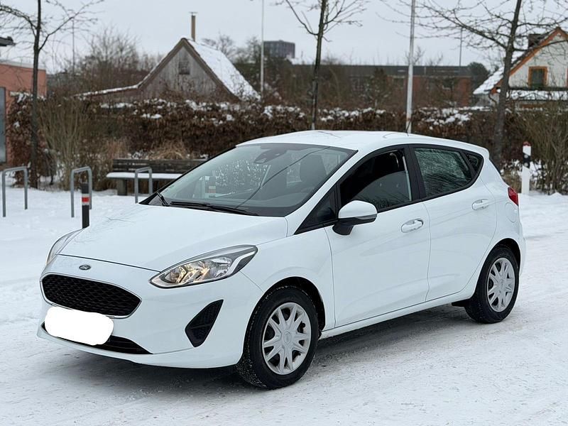 Weiß Gebraucht 2018 Ford Fiesta Limousine | 6.300 € (Superpreis) - Bild 1/4