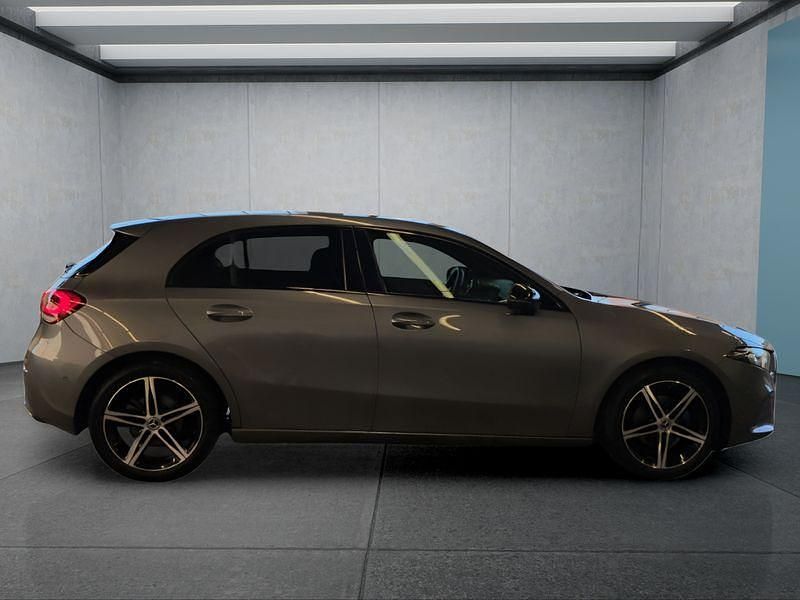 Gebraucht Mercedes A160 109 PS (80 kW) 2019 Grau Limousine