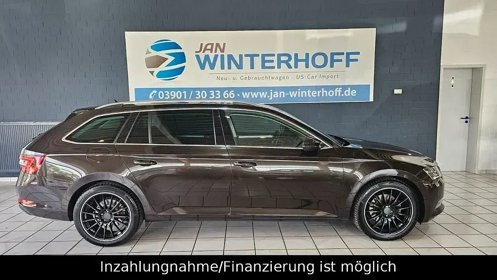 Gebraucht Skoda Superb Style 220 PS (161 kW) 2018 Braun Kombi