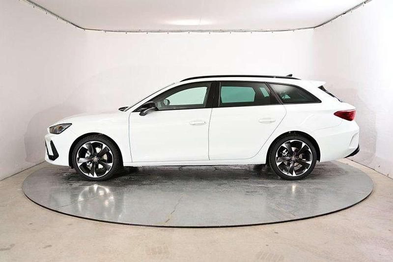 Glacial weiß metallic Neu 2025 Cupra Leon Kombi | 33.441 € (Guter Preis) - Bild 1/4