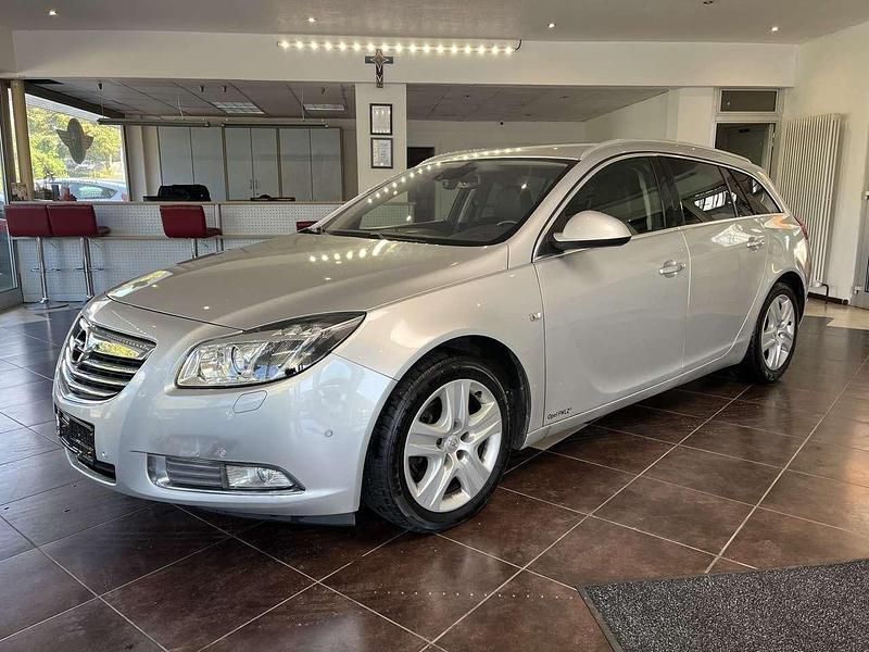 Argon silber/ice silver (m2) Gebraucht 2011 Opel Insignia Innovation Kombi | 3.999 € (Fairer Preis) - Bild 1/4