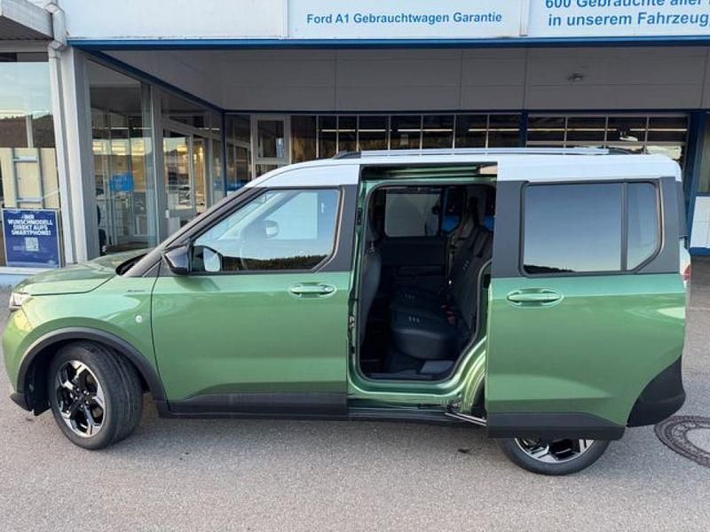 Gebraucht Ford Tourneo Active 125 PS (91 kW) 2025 Bursting green Kombi