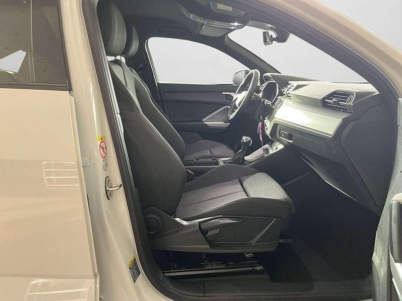 Gebraucht Audi Q3 S-Line 190 PS (139 kW) 2023 Gletscherweiß metallic SUV