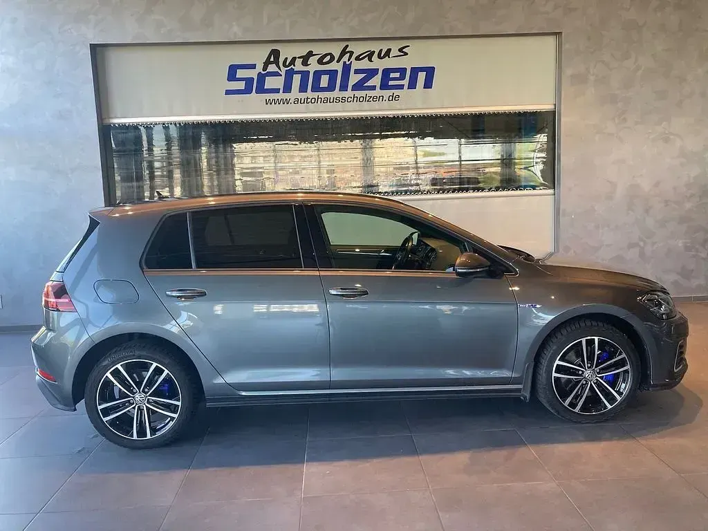 Gebraucht VW Golf VII GTE 204 PS (150 kW) 2020 Grau Limousine