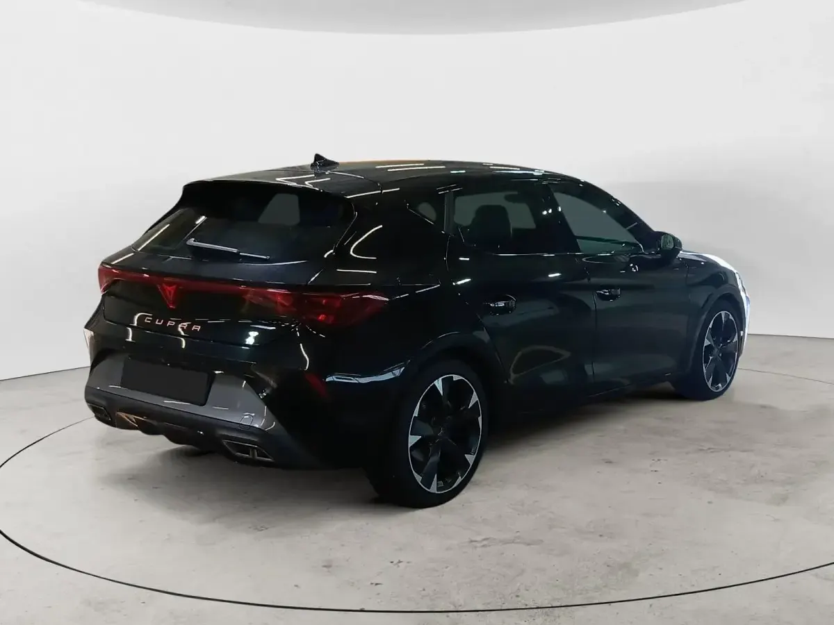 Gebraucht Cupra Leon 150 PS (110 kW) 2025 Noir minuit Limousine