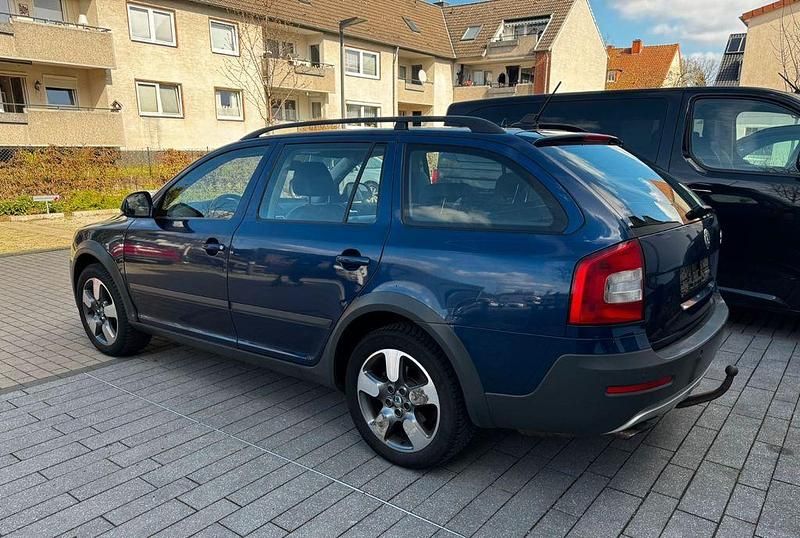 Gebraucht Skoda Octavia 140 PS (102 kW) 2011 Blau Kombi