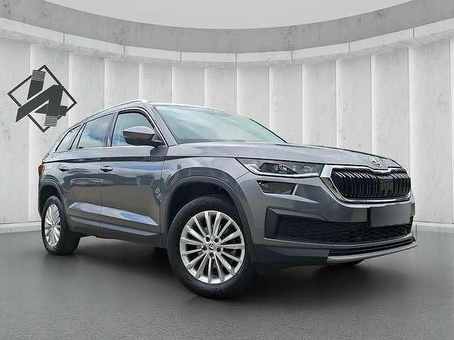Grau metallic Gebraucht 2024 Skoda Kodiaq SUV | 36.430 € (Fairer Preis) - Bild 1/1