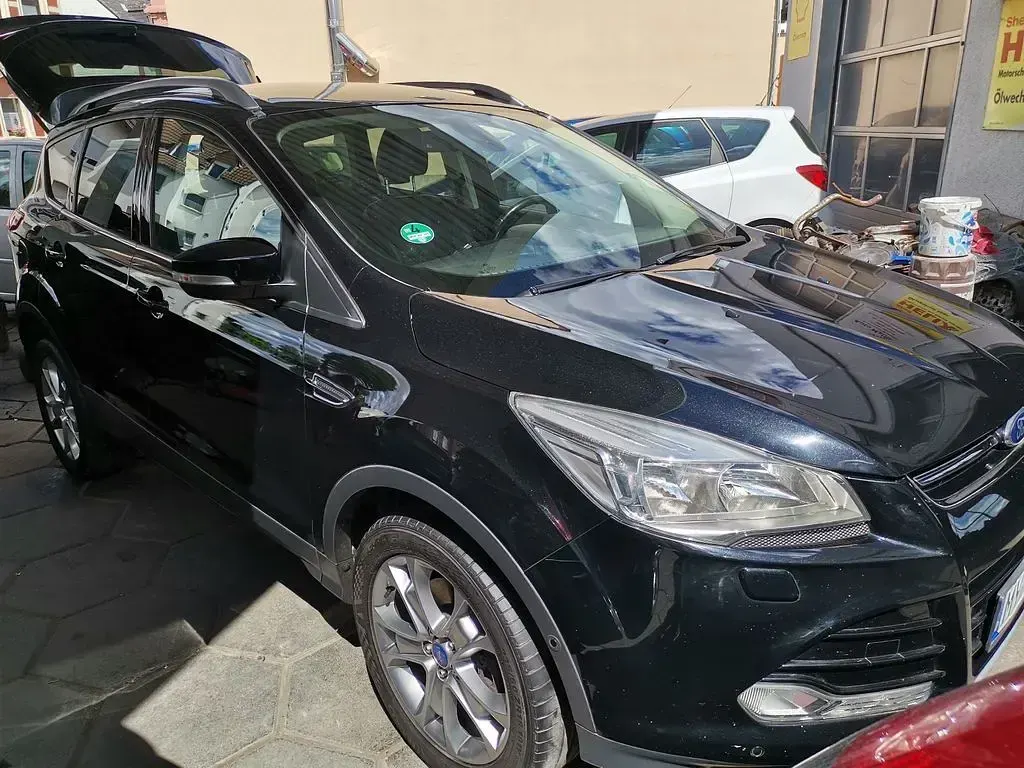 Gebraucht Ford Kuga Titanium 163 PS (119 kW) 2014 Schwarz SUV