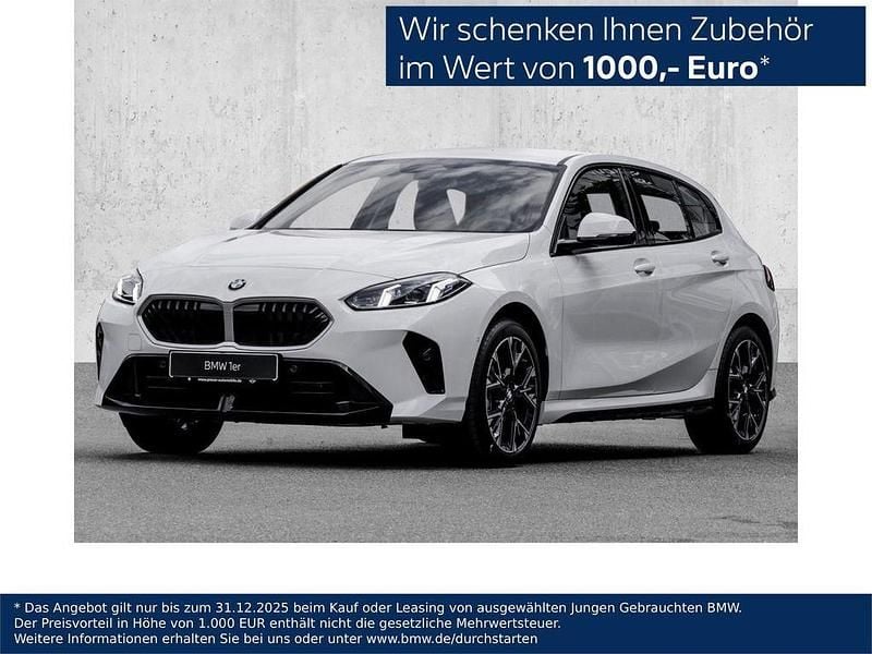 Alpinweiß uni Neu 2025 BMW 120 Sport Line Kleinwagen | 34.490 € (Superpreis) - Bild 1/4