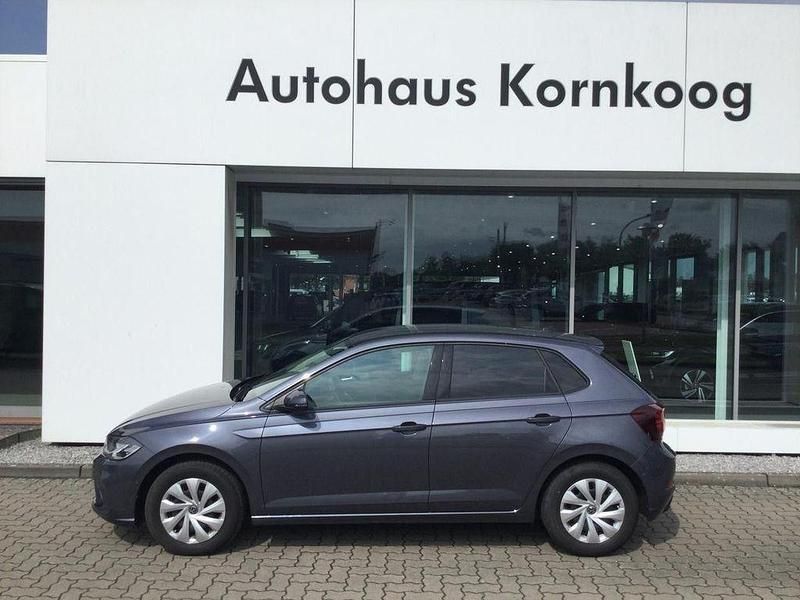 Rauchgrau metallic (metallic) Gebraucht 2024 VW Polo Life Limousine | 18.490 € (Guter Preis) - Bild 1/4