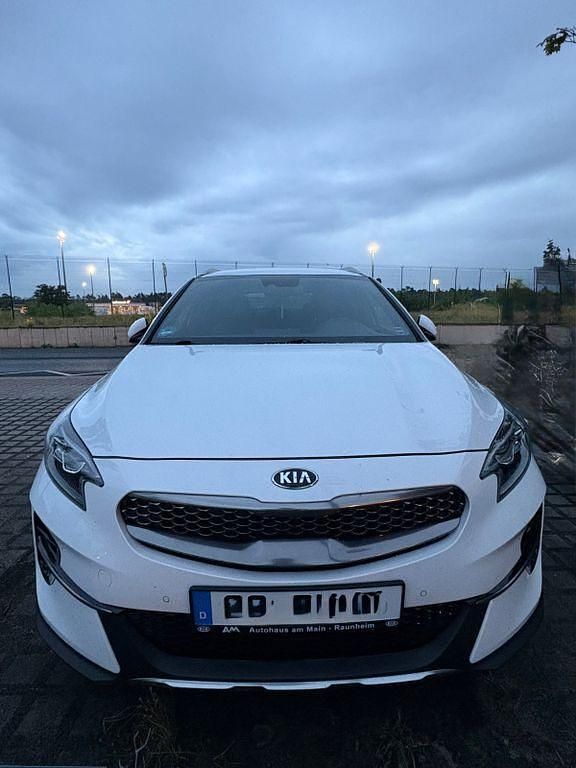 Weiß Gebraucht 2020 Kia XCeed Xdition SUV | 20.100 € (Fairer Preis) - Bild 1/4