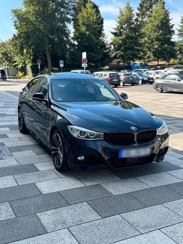 Gebraucht BMW 330 Gran Turismo M Sport 258 PS (189 kW) 2016 Schwarz Limousine