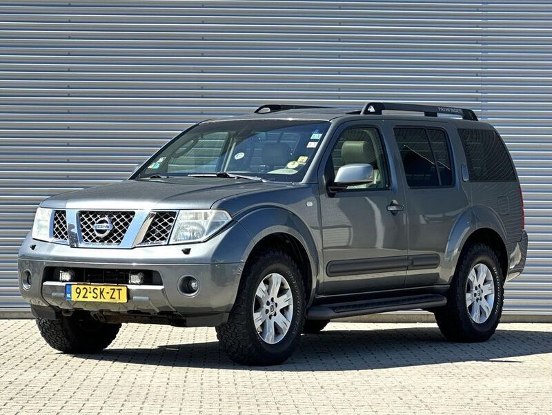 Grau Gebraucht 2006 Nissan Pathfinder Premium Edition SUV | 4.250 € - Bild 1/4