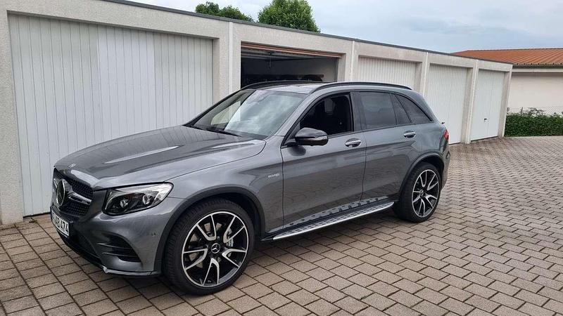 Grau Gebraucht 2018 Mercedes GLC43 AMG AMG SUV | 35.900 € (Fairer Preis) - Bild 1/4